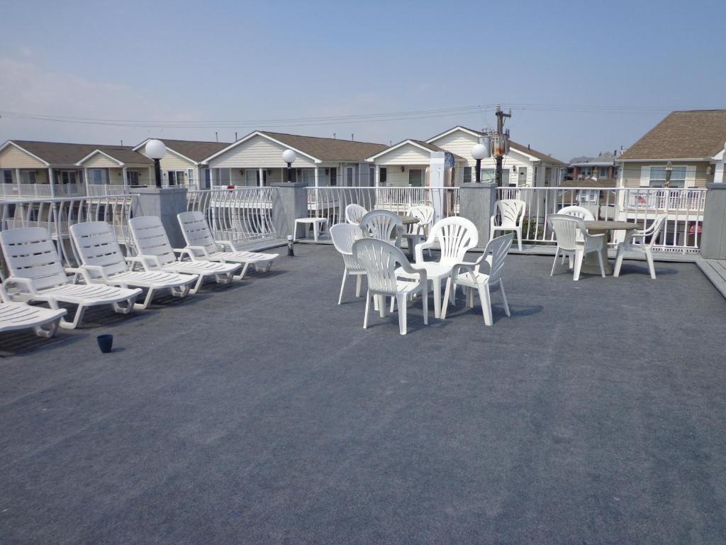 Quarterdeck Motel Wildwood Exterior photo